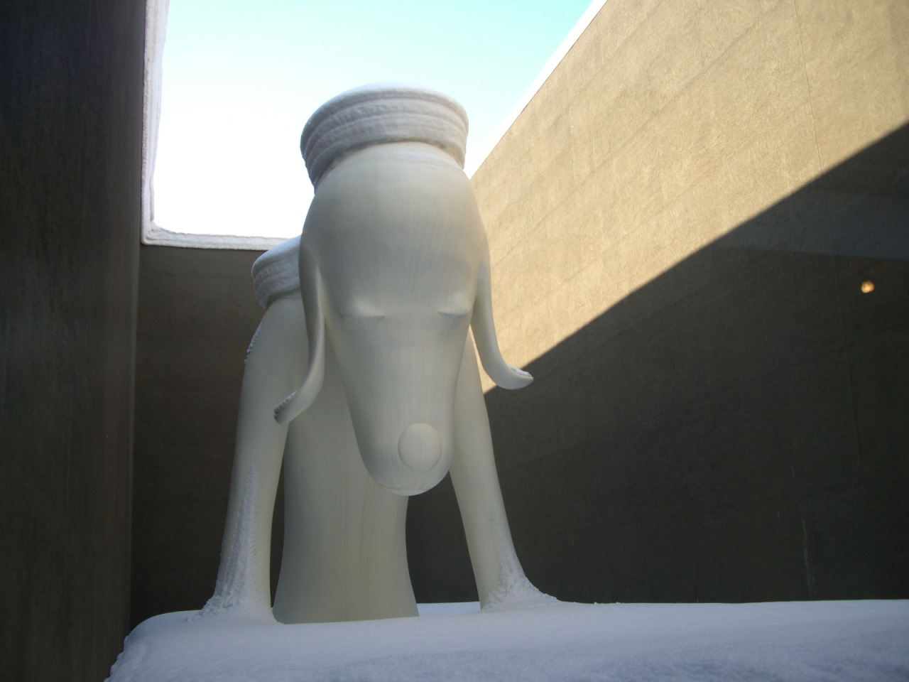 青森県立美術館